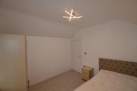 2 bedroom flat to rent, Palatine Road, Manchester M20
