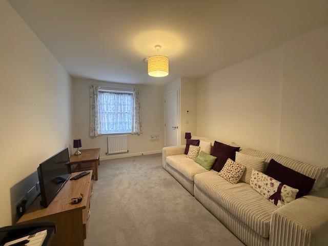 Lounge 5.jpg