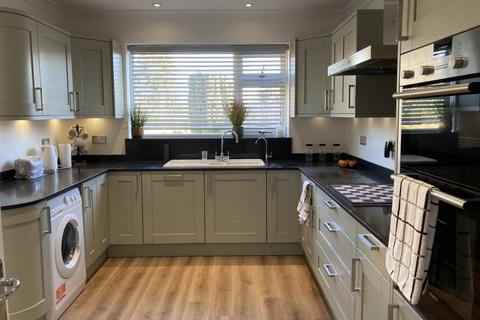 4 bedroom detached house for sale, Barkham Road, Wokingham, RG41