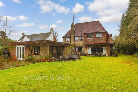4 bedroom detached house for sale, Worthing Road, Horsham, West Sussex