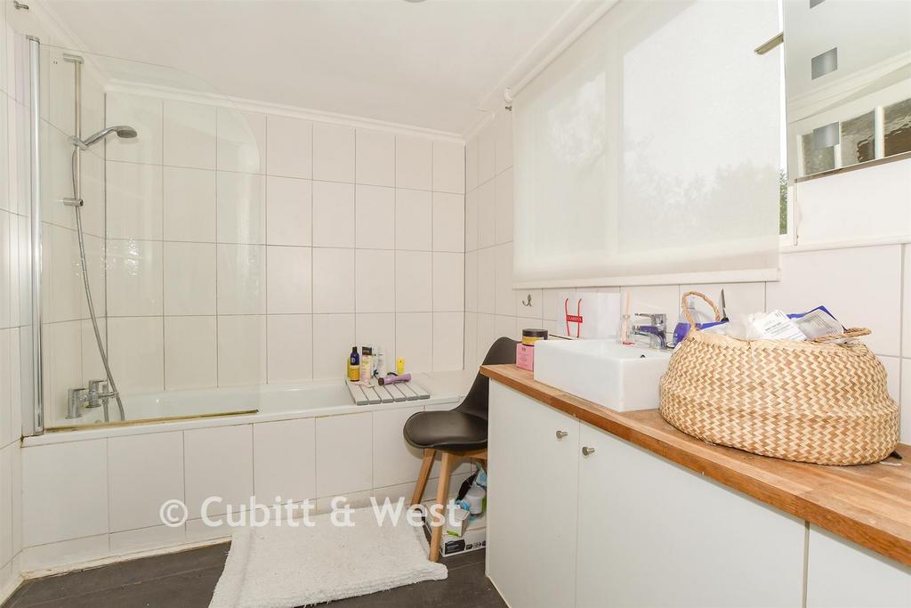 En-Suite Bathroom