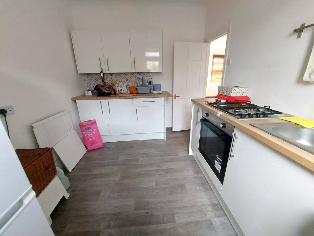 2 bed ground floor maisonette to rent Cowley Road