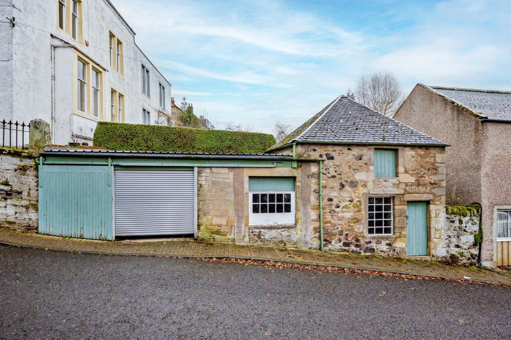 Garage/Outbuilding