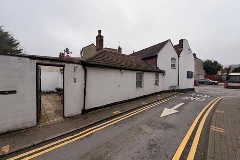 3 bedroom maisonette for sale, 2 Broomhill Road, Orpington, Kent, BR6 0EW