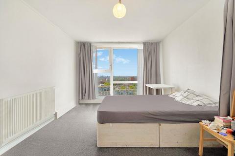 3 bedroom flat to rent, Fellows Road, London, NW3