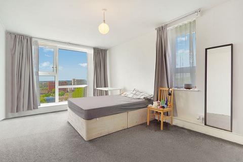 3 bedroom flat to rent, Fellows Road, London, NW3