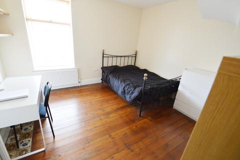 4 bedroom terraced house for sale, City Road, Nottingham NG7