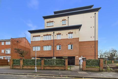 2 bedroom apartment to rent, Bath Road, Slough, Berkshire, SL1