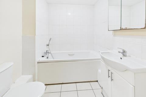 2 bedroom apartment to rent, Bath Road, Slough, Berkshire, SL1