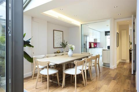 5 bedroom end of terrace house for sale, London W8