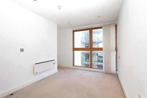 2 bedroom flat to rent, Cartier House, Leeds Dock