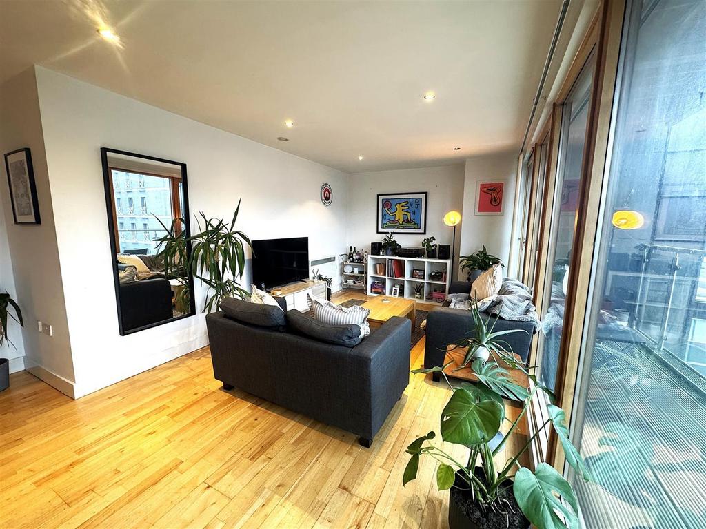 Living Room 2.jpeg