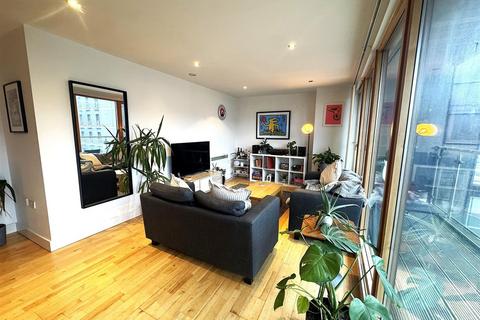 2 bedroom flat to rent, Cartier House, Leeds Dock