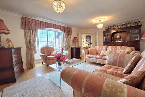 undefined, Oakbank, Gloucester