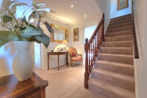 undefined, Oakbank, Gloucester