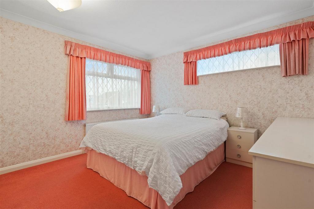 Bedroom 1.jpg