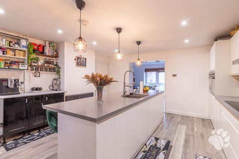 5 bedroom terraced house for sale, Chittock Mead, Basildon SS14