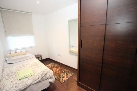 2 bedroom flat to rent, Jewel Square, London E1W