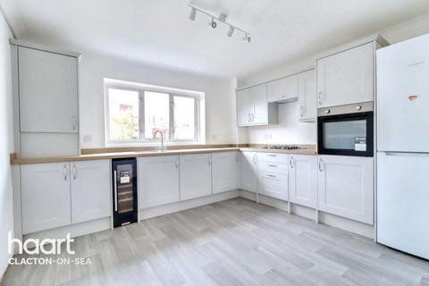 3 bedroom flat to rent, Marine Parade East, CLACTON-ON-SEA