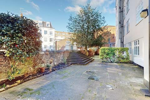 undefined, Paradise Road, TW9