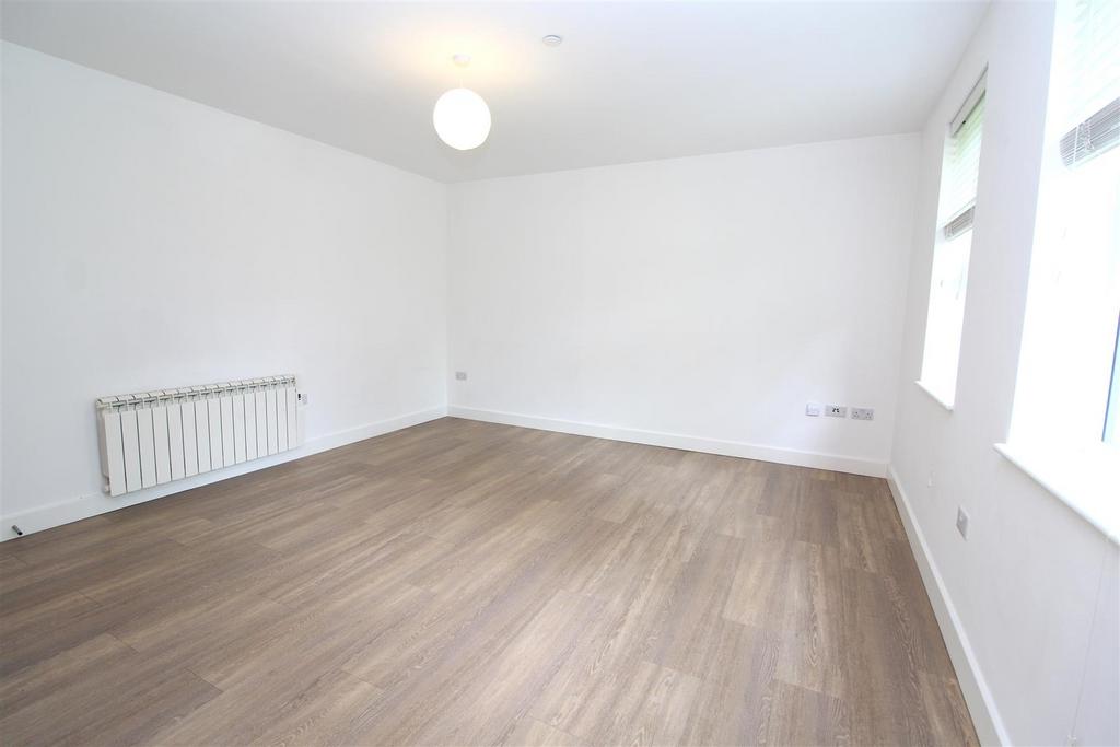 014 Porters Wood House Living Area New 4.JPG