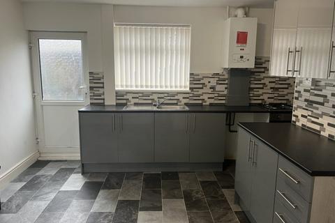2 bedroom terraced house to rent, Dalry Grove, Owton Manor