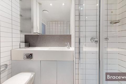 Studio to rent, Chadwell Lane, London N8
