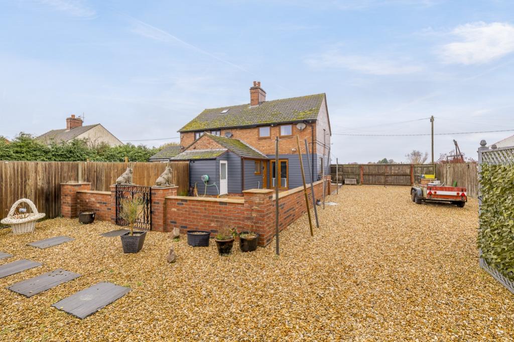 3 Newlands Road (Surfleet)-12