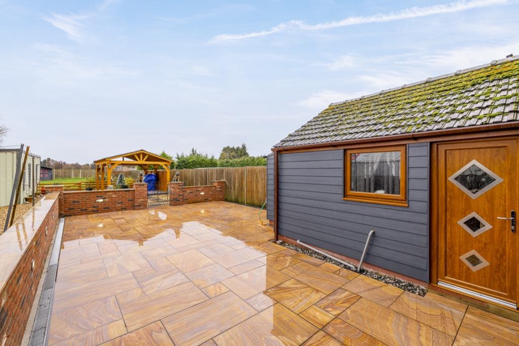 3 Newlands Road (Surfleet)-8