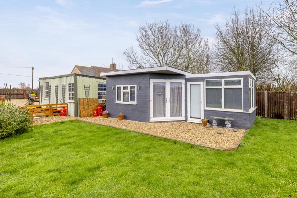3 Newlands Road (Surfleet)-16