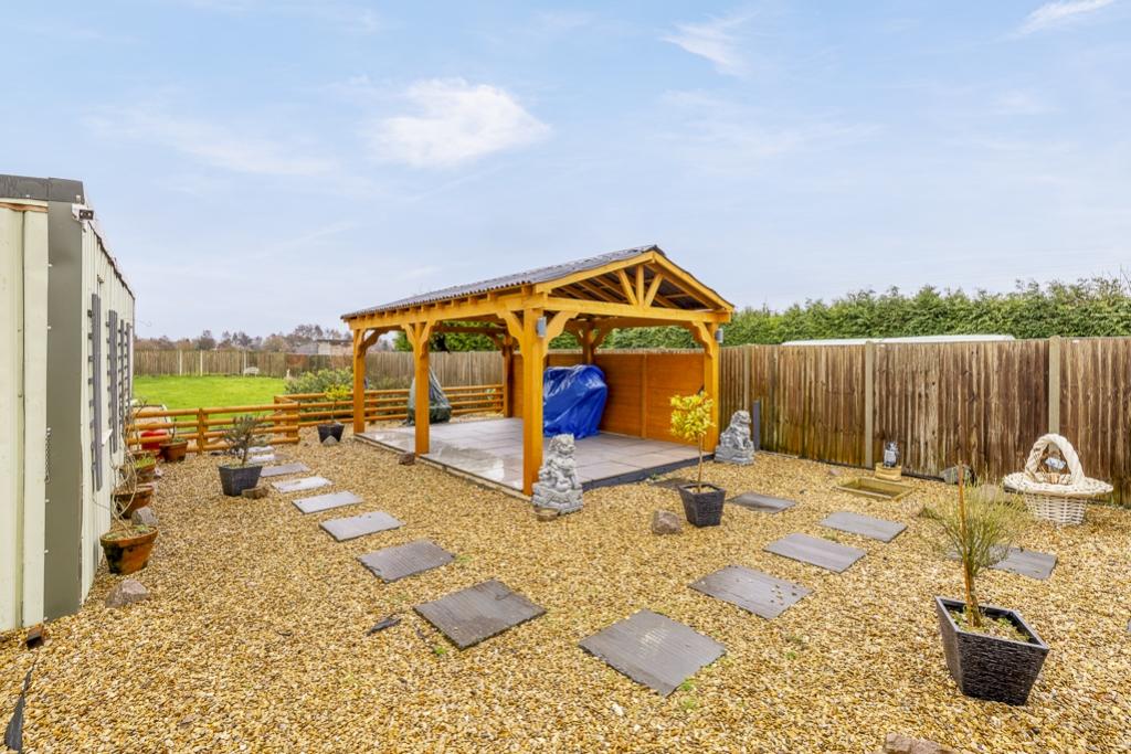 3 Newlands Road (Surfleet)-13