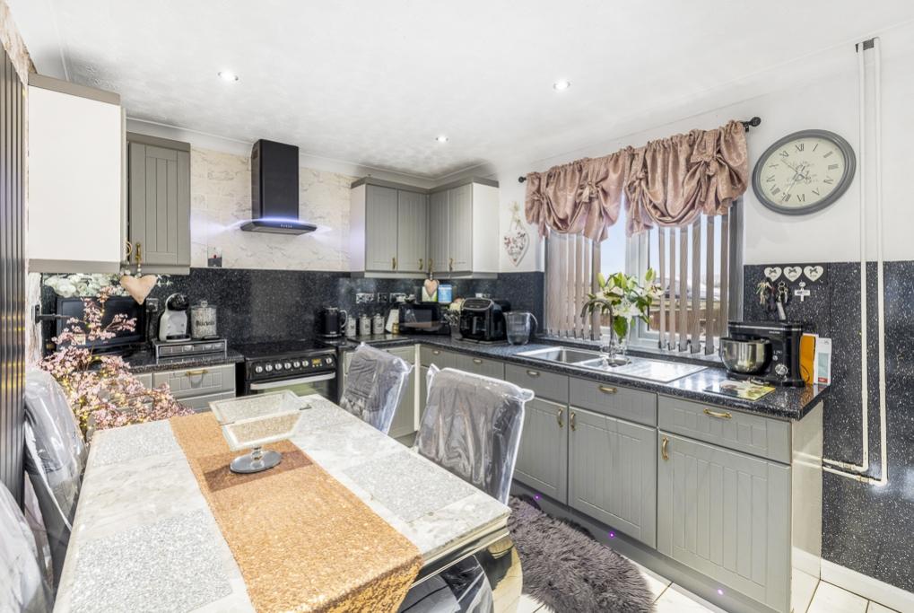 3 Newlands Road (Surfleet)-20