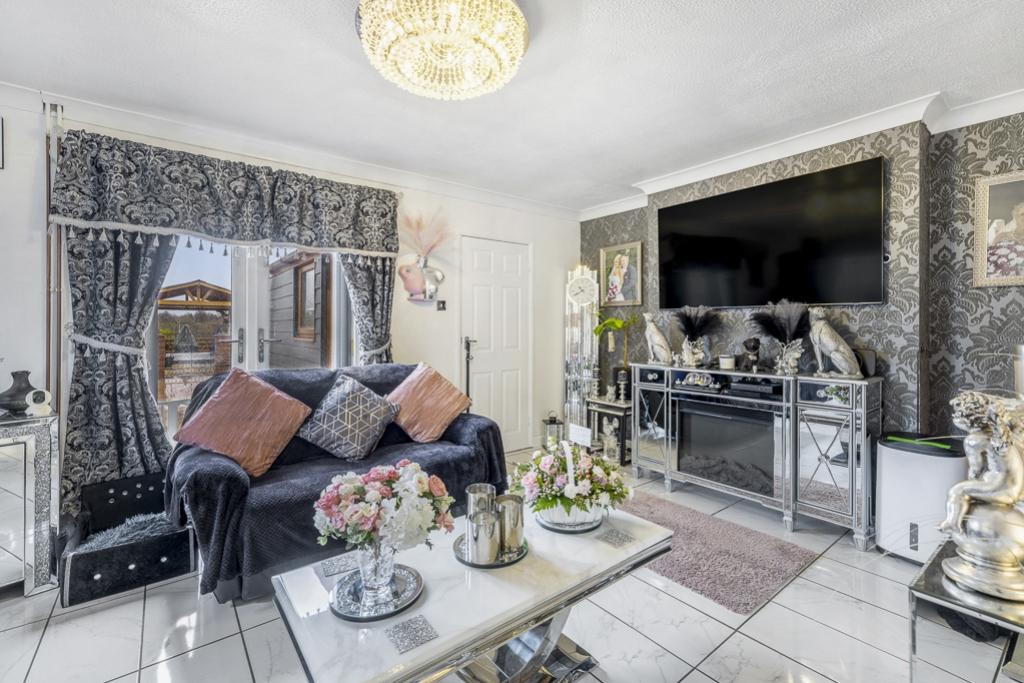 3 Newlands Road (Surfleet)-21
