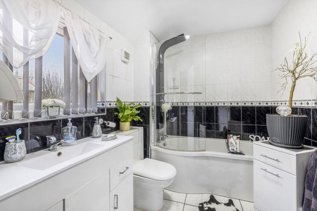 3 Newlands Road (Surfleet)-23