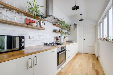 3 bedroom terraced house for sale, Mundella Road, Nottingham NG2