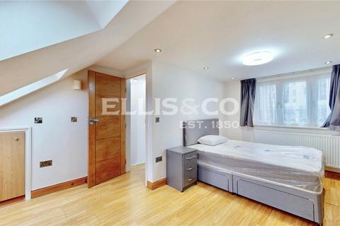 4 bedroom semi-detached house to rent, Greenway Close, London, NW9