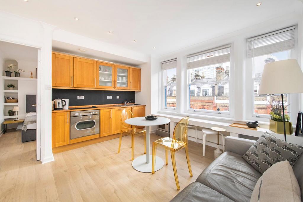 RECEPTION &amp; KITCHEN