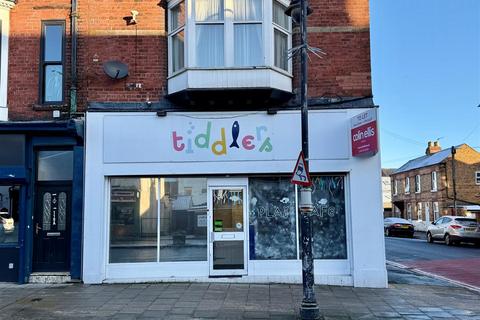 Retail property (high street) to rent - Falsgrave Road, Scarborough