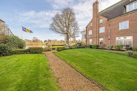 undefined, Queens Road, Thames Ditton KT7