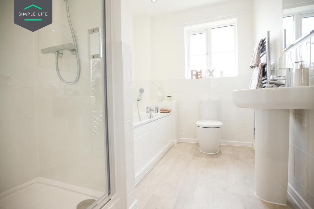 Weaver A bathroom 1.jpg
