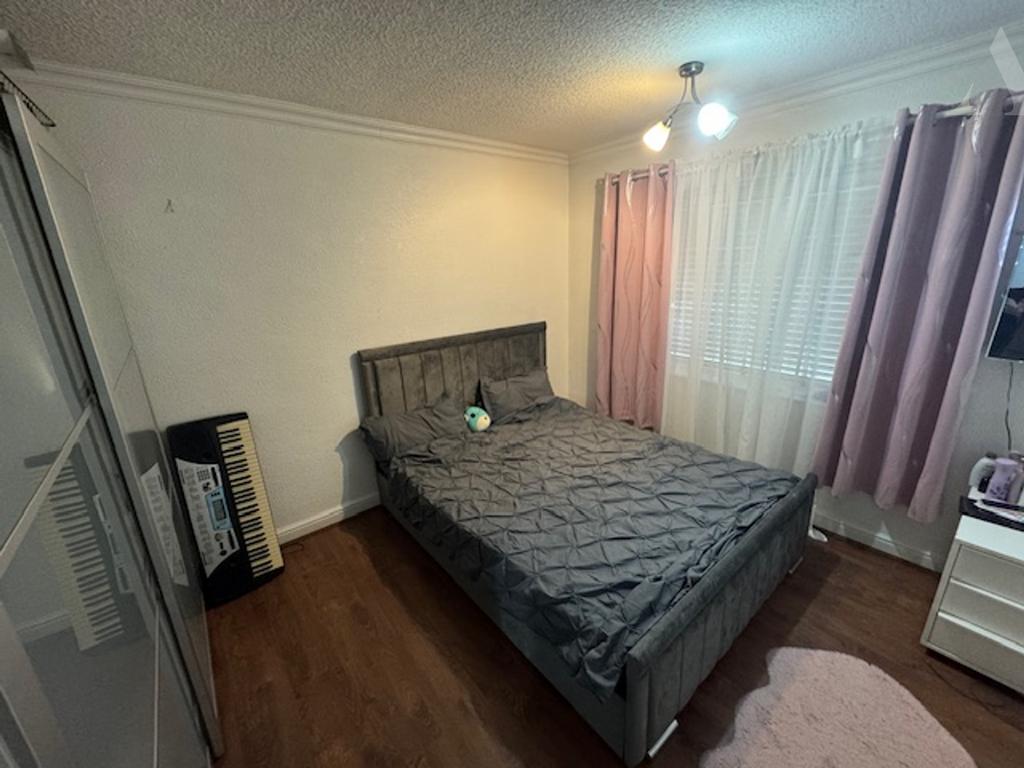 5 Gilpin Close bedroom 1.jpeg