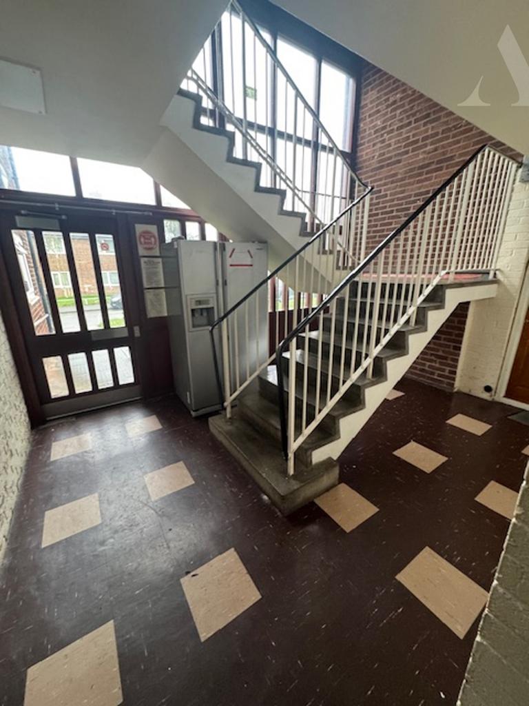 5 Gilpin Close foyer.jpeg