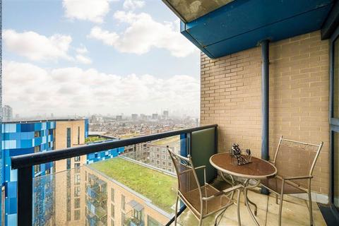 2 bedroom flat for sale, Parkside Avenue, London SE10
