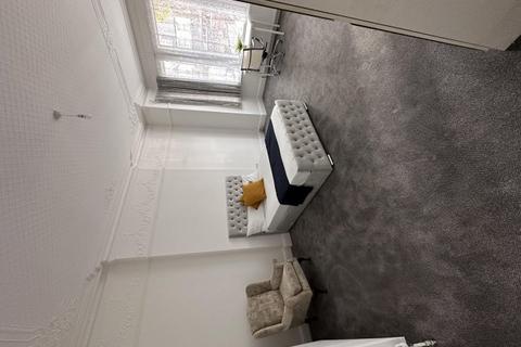 1 bedroom flat to rent, Walm Lane