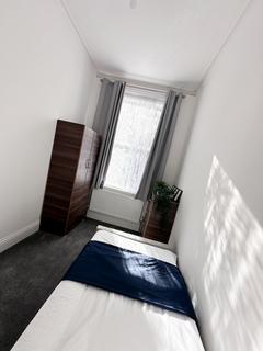 1 bedroom flat to rent, Walm Lane