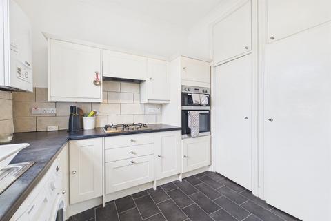 1 bedroom flat to rent, Langley Avenue, Surbiton, KT6