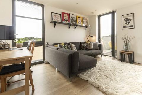 undefined, Baltic Avenue, Brentford TW8