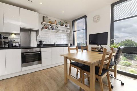 undefined, Baltic Avenue, Brentford TW8