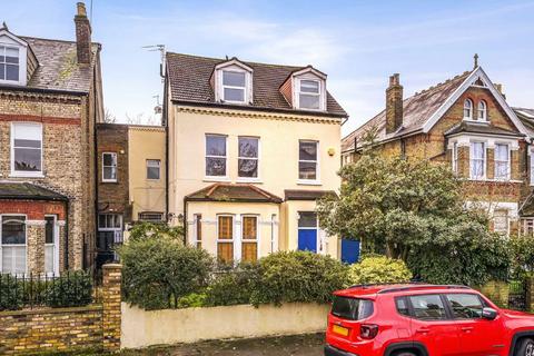 2 bedroom flat to rent, Grosvenor Road, London W4