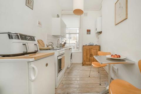Studio to rent, Charleville Road, London W14